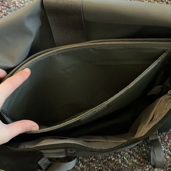 NWOT Timbuk2 classic messenger laptop bag - Picture 5 of 8